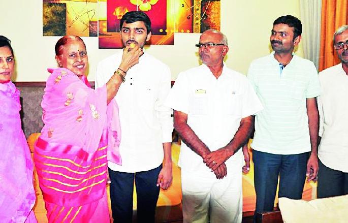  The attraction of the leading Abhayal Industries in the district | जिल्ह्यात अव्वल अभयला उद्योगाचे आकर्षण