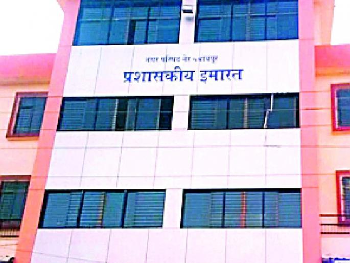 The boycott on Ner Paulik's budget session | नेर पालिकेच्या अर्थसंकल्पीय सभेवर बहिष्कार The boycott on Ner Paulik's budget session | नेर पालिकेच्या अर्थसंकल्पीय सभेवर बहिष्कार