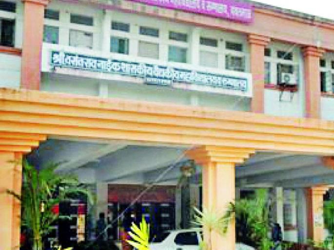 Mask breakdown in 'Medical' | ‘मेडिकल’मध्ये मास्कचा तुटवडा Mask breakdown in 'Medical' | ‘मेडिकल’मध्ये मास्कचा तुटवडा