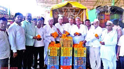 First Auction of Zenduwa District | झेंडूंचा जिल्ह्यातील पहिला लिलाव