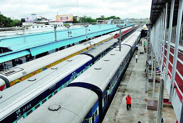 Mega Block of Railway Passengers | रेल्वे प्रवाशांचा मेगा ब्लॉक Mega Block of Railway Passengers | रेल्वे प्रवाशांचा मेगा ब्लॉक