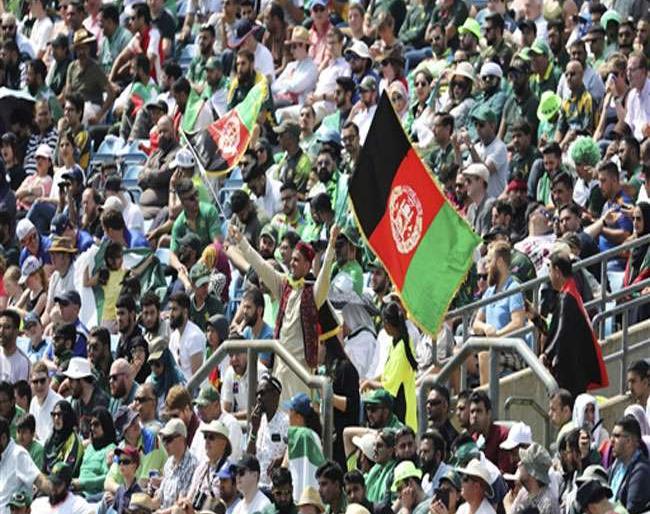 ICC World Cup 2019: Fans of Pakistan and Afghanistan clash at the stadium, watch video | ICC World Cup 2019 : पाकिस्तान आणि अफगाणिस्तानच्या चाहत्यांची स्टेडियममध्येच हाणामारी, पाहा व्हिडीओ