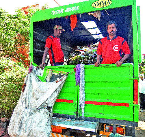 Challenge of auctioned sale deal seized | जप्त भंगार मालाच्या लिलावाचे आव्हान Challenge of auctioned sale deal seized | जप्त भंगार मालाच्या लिलावाचे आव्हान