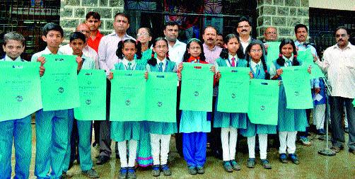 Eco-Friendly Pipes 'Energy' at Ganesh Festival | गणेशोत्सवात इको फ्रेंडली पिशव्यांची ‘ऊर्जा’ Eco-Friendly Pipes 'Energy' at Ganesh Festival | गणेशोत्सवात इको फ्रेंडली पिशव्यांची ‘ऊर्जा’