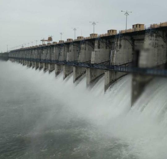 Nine projects in Vidarbha still overflow | विदर्भातील नऊ प्रकल्प अद्यापही ओव्हरफ्लो