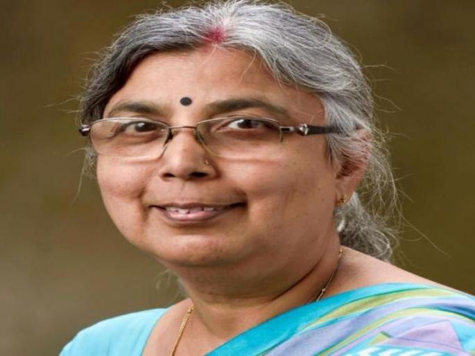 The honor of the writer, who has a beautiful shade of tradition, novelty | परंपरा, नवतेची सुंदर सांगड घालणाऱ्या लेखिकेचा सन्मान The honor of the writer, who has a beautiful shade of tradition, novelty | परंपरा, नवतेची सुंदर सांगड घालणाऱ्या लेखिकेचा सन्मान