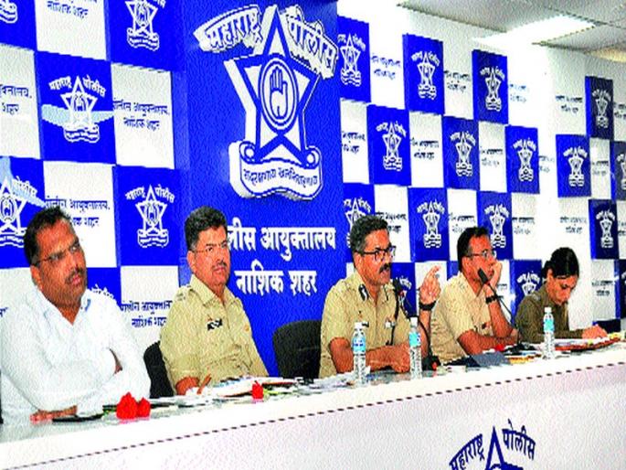 The culprit on the 33rd convicted of three criminal groups | तीन गुन्हेगारी टोळ्यांसह ३३ सराईत गुन्हेगार तडीपार The culprit on the 33rd convicted of three criminal groups | तीन गुन्हेगारी टोळ्यांसह ३३ सराईत गुन्हेगार तडीपार