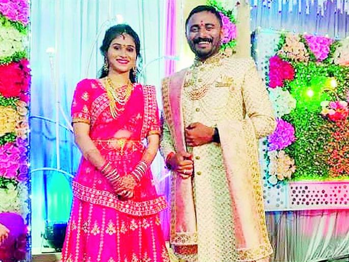 Morshi's MLA becomes Daryapur's son-in-law ...; Devendra Bhuyar left for Mumbai after packing sugar | मोर्शीचे आमदार झाले दर्यापूरचे जावई...; साखरपुडा आटोपून देवेंद्र भुयार मुंबईकडे रवाना Morshi's MLA becomes Daryapur's son-in-law ...; Devendra Bhuyar left for Mumbai after packing sugar | मोर्शीचे आमदार झाले दर्यापूरचे जावई...; साखरपुडा आटोपून देवेंद्र भुयार मुंबईकडे रवाना