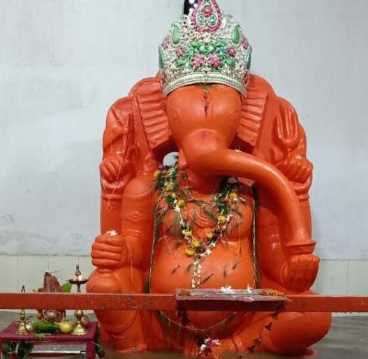 Water in temple in Bhandara district; | भंडारा जिल्ह्यात गणरायाला पाण्याचा विळखा; रांजी येथील मंदिरात शिरले पाणी Water in temple in Bhandara district; | भंडारा जिल्ह्यात गणरायाला पाण्याचा विळखा; रांजी येथील मंदिरात शिरले पाणी