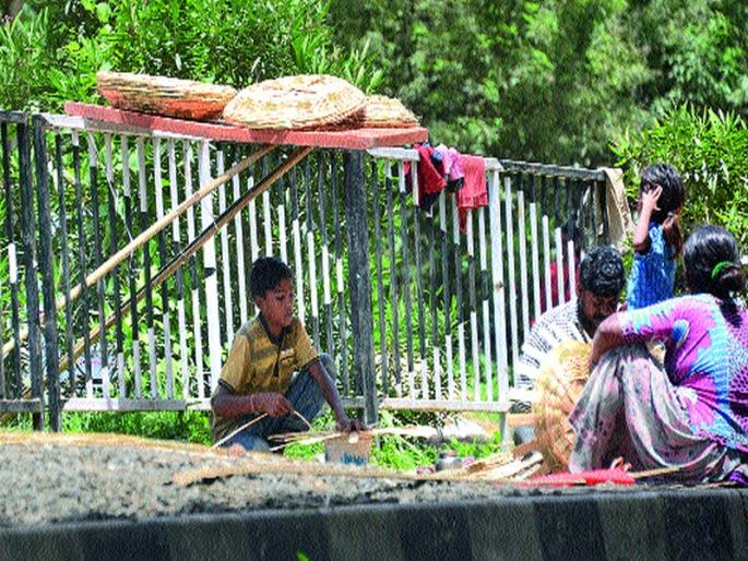  The Mumbai Naka area has got a good shape | मुंबई नाका परिसराला बकाल स्वरूप प्राप्त