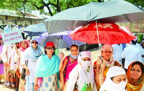 Against the transfer policy, teachers assembled in Aurangabad | बदली धोरणाविरुद्ध औरंगाबादेत शिक्षक एकवटले