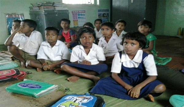 Sweaters may get after winter to students of Nagpur Municipal School | थंडी संपल्यावर मिळणार स्वेटर; नागपूर महापालिकेच्या शाळेतील विद्यार्थ्यांचे हाल