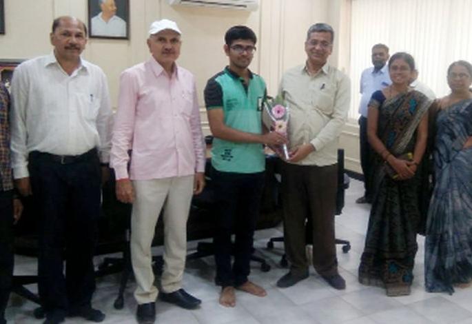 Piyush Mahajan first of RC Patel | आर.सी.पटेलचा पियुष महाजन प्रथम Piyush Mahajan first of RC Patel | आर.सी.पटेलचा पियुष महाजन प्रथम