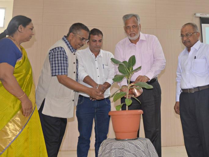 Problems using information fairly, solve problems: Vasant Bhosale | माहितीचा योग्य वापर करून प्रश्न, समस्या सोडवा : वसंत भोसले Problems using information fairly, solve problems: Vasant Bhosale | माहितीचा योग्य वापर करून प्रश्न, समस्या सोडवा : वसंत भोसले