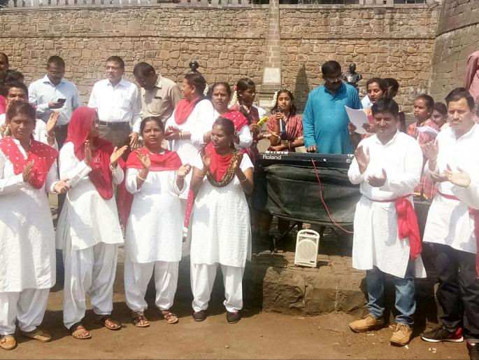 Lok Sabha Election 2019 Teachers Will Make Voters Awareness Through Pathnotes | Lok Sabha Election 2019 : शिक्षक करणार पथनाट्याद्वारे मतदार जागृती Lok Sabha Election 2019 Teachers Will Make Voters Awareness Through Pathnotes | Lok Sabha Election 2019 : शिक्षक करणार पथनाट्याद्वारे मतदार जागृती