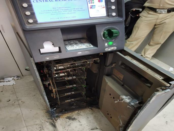 ATM gas cutter cut to 10 lakh 58 thousand, in Sahkarnagar incident | एटीएम गॅस कटरने कापून १० लाख ५८ हजार लंपास, सहकारनगरमधील घटना ATM gas cutter cut to 10 lakh 58 thousand, in Sahkarnagar incident | एटीएम गॅस कटरने कापून १० लाख ५८ हजार लंपास, सहकारनगरमधील घटना