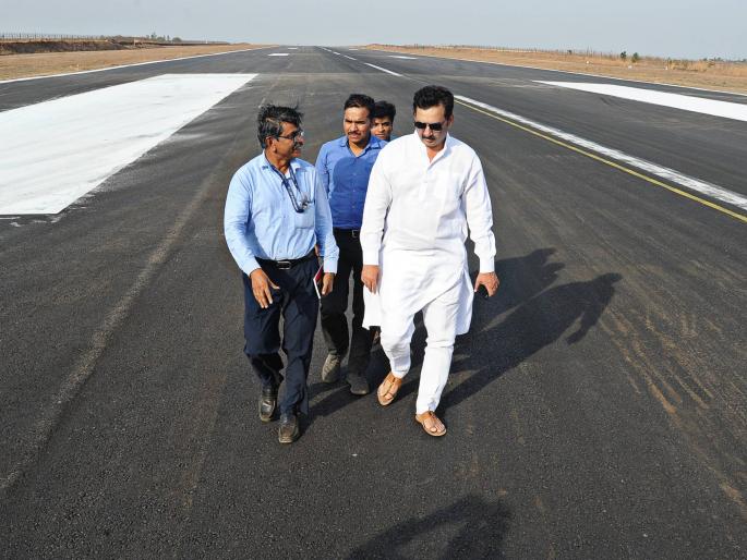 The first phase of the runway work of Kolhapur Airport on completion | कोल्हापूर विमानतळाच्या धावपट्टीच्या कामाचा पहिला टप्पा पूर्णत्वाच्या वाटेवर The first phase of the runway work of Kolhapur Airport on completion | कोल्हापूर विमानतळाच्या धावपट्टीच्या कामाचा पहिला टप्पा पूर्णत्वाच्या वाटेवर