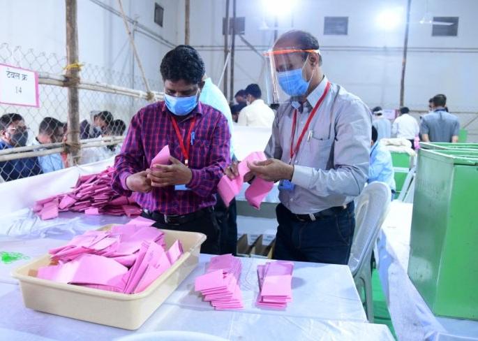 Amravati Division Teachers Constituency Election; Counting begins | अमरावती विभाग शिक्षक मतदारसंघ निवडणूक; मतमोजणी प्रारंभ Amravati Division Teachers Constituency Election; Counting begins | अमरावती विभाग शिक्षक मतदारसंघ निवडणूक; मतमोजणी प्रारंभ