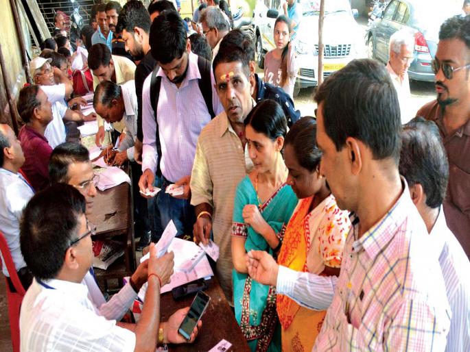 Names of one thousand 666 voters were excluded from the Kalyan era | कल्याण पुर्वेत एक हजार ६६६ मतदारांची नावे वगळली Names of one thousand 666 voters were excluded from the Kalyan era | कल्याण पुर्वेत एक हजार ६६६ मतदारांची नावे वगळली