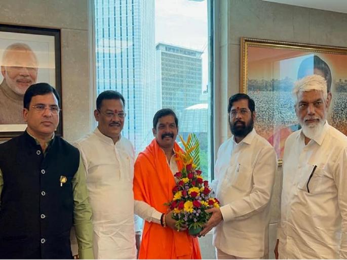 Another blow to Shiv Sena; Rajendra Janjal as district president of Aurangabad from Shinde group | शिवसेनेला आणखी एक धक्का; शिंदे गटाकडून औरंगाबादच्या जिल्हाध्यक्षपदी राजेंद्र जंजाळ  Another blow to Shiv Sena; Rajendra Janjal as district president of Aurangabad from Shinde group | शिवसेनेला आणखी एक धक्का; शिंदे गटाकडून औरंगाबादच्या जिल्हाध्यक्षपदी राजेंद्र जंजाळ
