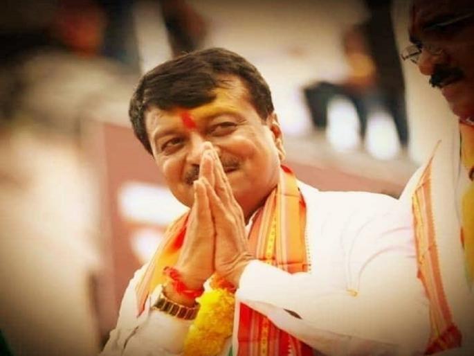 A case has been filed against former minister Vinayakrao Patil and three others who created confusion in the counting room | मतमोजणी कक्षात गोंधळ घालणाऱ्या माजीमंत्री विनायकराव पाटील यांच्यावर गुन्हा दाखल A case has been filed against former minister Vinayakrao Patil and three others who created confusion in the counting room | मतमोजणी कक्षात गोंधळ घालणाऱ्या माजीमंत्री विनायकराव पाटील यांच्यावर गुन्हा दाखल