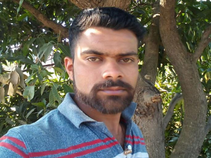 Pimpri-Pendhar's, pune Virat Kohli! siddhesh Jadhav meet Virat Kohli | पिंपरीपेंढारचा विराट कोेहली!; अरे, यह तो हमशकल है, कोहलीनेही दिली पावती