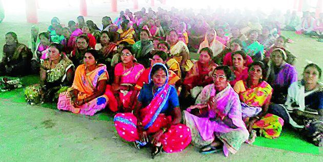 Women will have to intensify the fight of the laborers | महिला शेतमजुरांचा लढा तीव्र करणार Women will have to intensify the fight of the laborers | महिला शेतमजुरांचा लढा तीव्र करणार