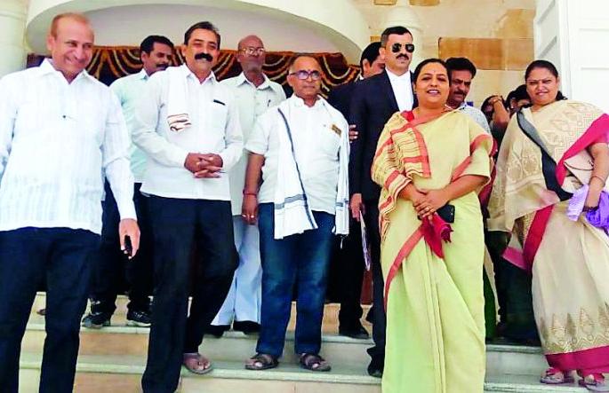 Appeal in court for bail for Congress leaders | काँग्रेस नेत्यांची जामिनासाठी न्यायालयात उपस्थिती