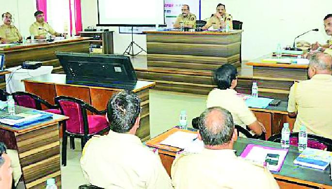 Keep the law and order unchanged during the festivities | सण-उत्सव काळात कायदा सुव्यवस्था अबाधित राखा