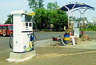 Diesel filling off the bus from Badnera Agra for six months | बडनेरा आगारातून बसमध्ये सहा महिन्यांपासून डिझेल भरणे बंद Diesel filling off the bus from Badnera Agra for six months | बडनेरा आगारातून बसमध्ये सहा महिन्यांपासून डिझेल भरणे बंद