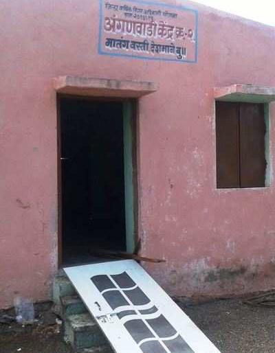 Nagar Panchayat-Zilla Parishad's dispute stops at Aanganwadi | नगरपंचायत-जिल्हा परिषदेच्या वादात अंगणवाड्या अडकल्या Nagar Panchayat-Zilla Parishad's dispute stops at Aanganwadi | नगरपंचायत-जिल्हा परिषदेच्या वादात अंगणवाड्या अडकल्या