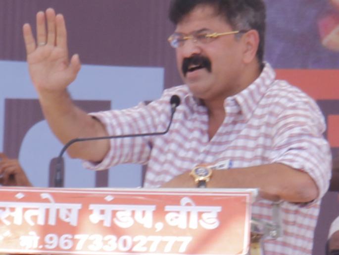 Indiraji imposed emergency and demolished democracy | इंदिराजींनी आणीबाणी लादून लोकशाहीचा गळा घोटला Indiraji imposed emergency and demolished democracy | इंदिराजींनी आणीबाणी लादून लोकशाहीचा गळा घोटला