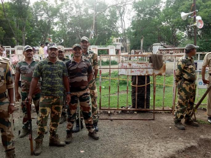 Static agitation on the twelfth day of Parli | परळीत बाराव्या दिवशीही ठिय्या आंदोलन Static agitation on the twelfth day of Parli | परळीत बाराव्या दिवशीही ठिय्या आंदोलन