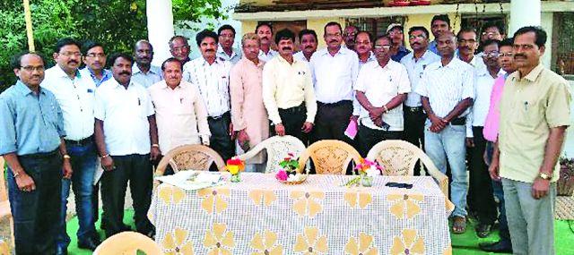 Marathi school closed | मराठी शाळा बंद करण्याचा डाव Marathi school closed | मराठी शाळा बंद करण्याचा डाव