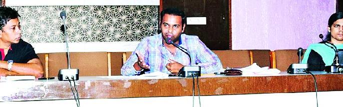 Home quarantine will be registered if exited | होम क्वारंटाईन बाहेर पडल्यास गुन्हा दाखल Home quarantine will be registered if exited | होम क्वारंटाईन बाहेर पडल्यास गुन्हा दाखल