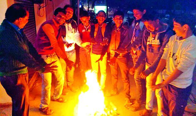 Huddhudi full of the district | जिल्ह्याला भरली हुडहुडी