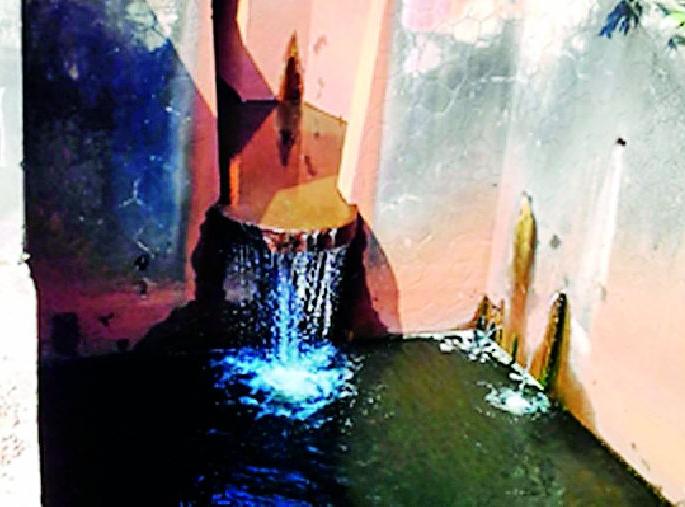 Wastage of water in Chandpur reservoir | चांदपूर जलाशयाच्या पाण्याचा अपव्यय Wastage of water in Chandpur reservoir | चांदपूर जलाशयाच्या पाण्याचा अपव्यय