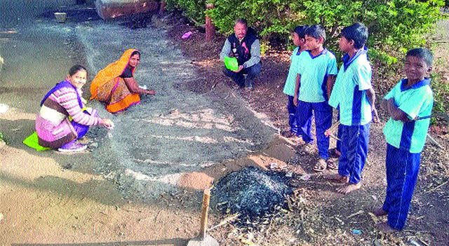 Foliage gardener at Chinchmala School | चिंचमळा शाळेत फुलली परसबाग