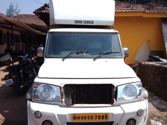 Traffic confiscated 14 bags of Goa Gutka, and traffic police Chetan Uttekar | लांजात गोवा गुटख्याच्या १४ बॅगा जप्त, वाहतूक पोलीस चेतन उतेकर यांची कामगिरी Traffic confiscated 14 bags of Goa Gutka, and traffic police Chetan Uttekar | लांजात गोवा गुटख्याच्या १४ बॅगा जप्त, वाहतूक पोलीस चेतन उतेकर यांची कामगिरी