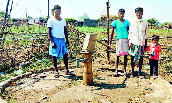 Water shortage in Patan area due to hand pump fall off | हातपंप बंद पडल्याने पाटण परिसरात पाणीटंचाई