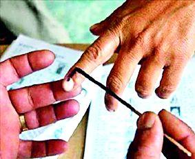 Hundreds of ink bottles for election | निवडणुकीसाठी आल्या शाईच्या शेकडो बाटल्या Hundreds of ink bottles for election | निवडणुकीसाठी आल्या शाईच्या शेकडो बाटल्या