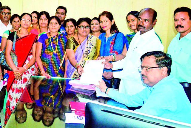 Apply to the recommendations of the Mandal Commission | मंडल कमिशनच्या शिफारशी लागू करा Apply to the recommendations of the Mandal Commission | मंडल कमिशनच्या शिफारशी लागू करा