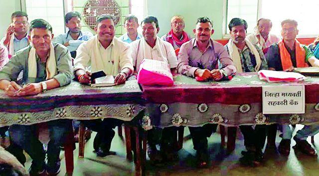 Crop Coverage of 15 Koti Rs. 43 Lacs on the same day | एकाच दिवशी १५ कोेटी ४३ लाखांचे पीककर्ज वाटप