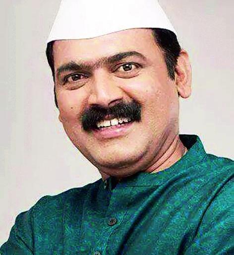 To play the role of shrimp play, it is a challenge | झाडीपट्टी नाटकातील भूमिका साकारणे, हे आव्हानच