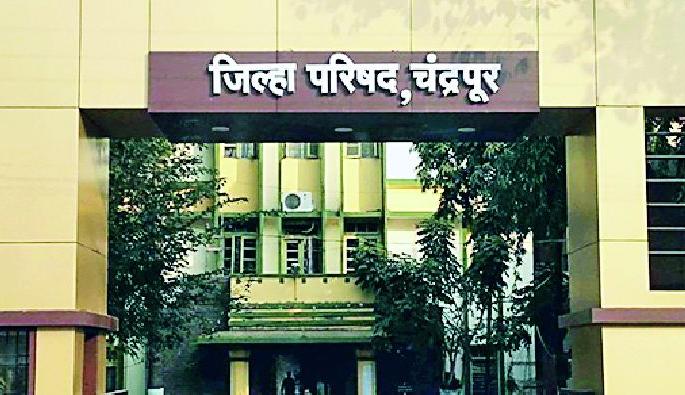 Opposition member's refusal to provide funds | निधी न मिळाल्याच्या कारणावरून विरोधकांचा सभात्याग Opposition member's refusal to provide funds | निधी न मिळाल्याच्या कारणावरून विरोधकांचा सभात्याग