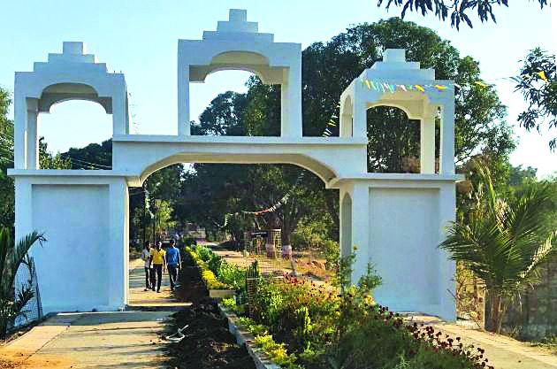 After five days, the 'ascetics' of the Rashtrasant | पाच तपानंतर बदलतेय राष्ट्रसंतांची ‘तपोभूमी’