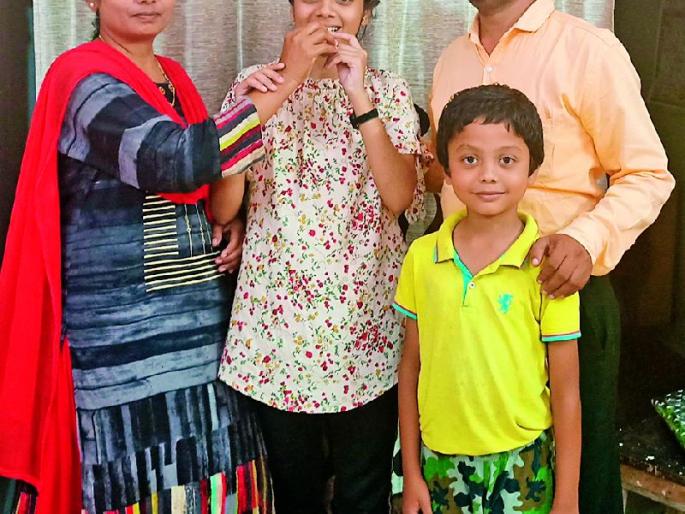 Mrinal Labhe tops the district in the result | निकालात वरोराची मृणाल लाभे जिल्ह्यात टॉपर Mrinal Labhe tops the district in the result | निकालात वरोराची मृणाल लाभे जिल्ह्यात टॉपर