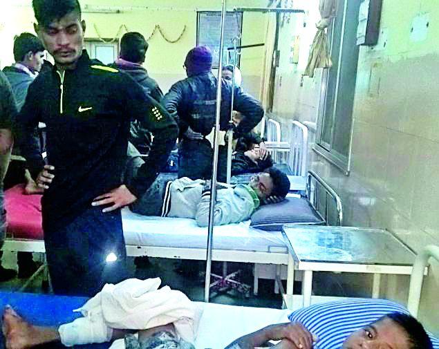 The sender gallery collapsed | प्रेषक गॅलरी कोसळली The sender gallery collapsed | प्रेषक गॅलरी कोसळली