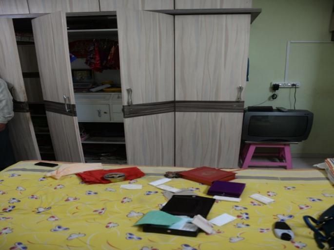 jalagaavaata-bharadaivasaa-caoraicaa-parayatana | जळगावात भरदिवसा चोरीचा प्रयत्न jalagaavaata-bharadaivasaa-caoraicaa-parayatana | जळगावात भरदिवसा चोरीचा प्रयत्न