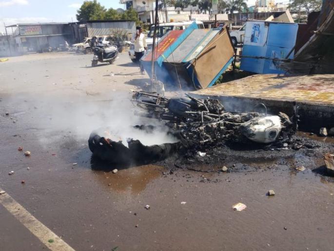 Dhunda, India closed for violent turn | धुळ्यात भारत बंदला लागले हिंसक वळण Dhunda, India closed for violent turn | धुळ्यात भारत बंदला लागले हिंसक वळण